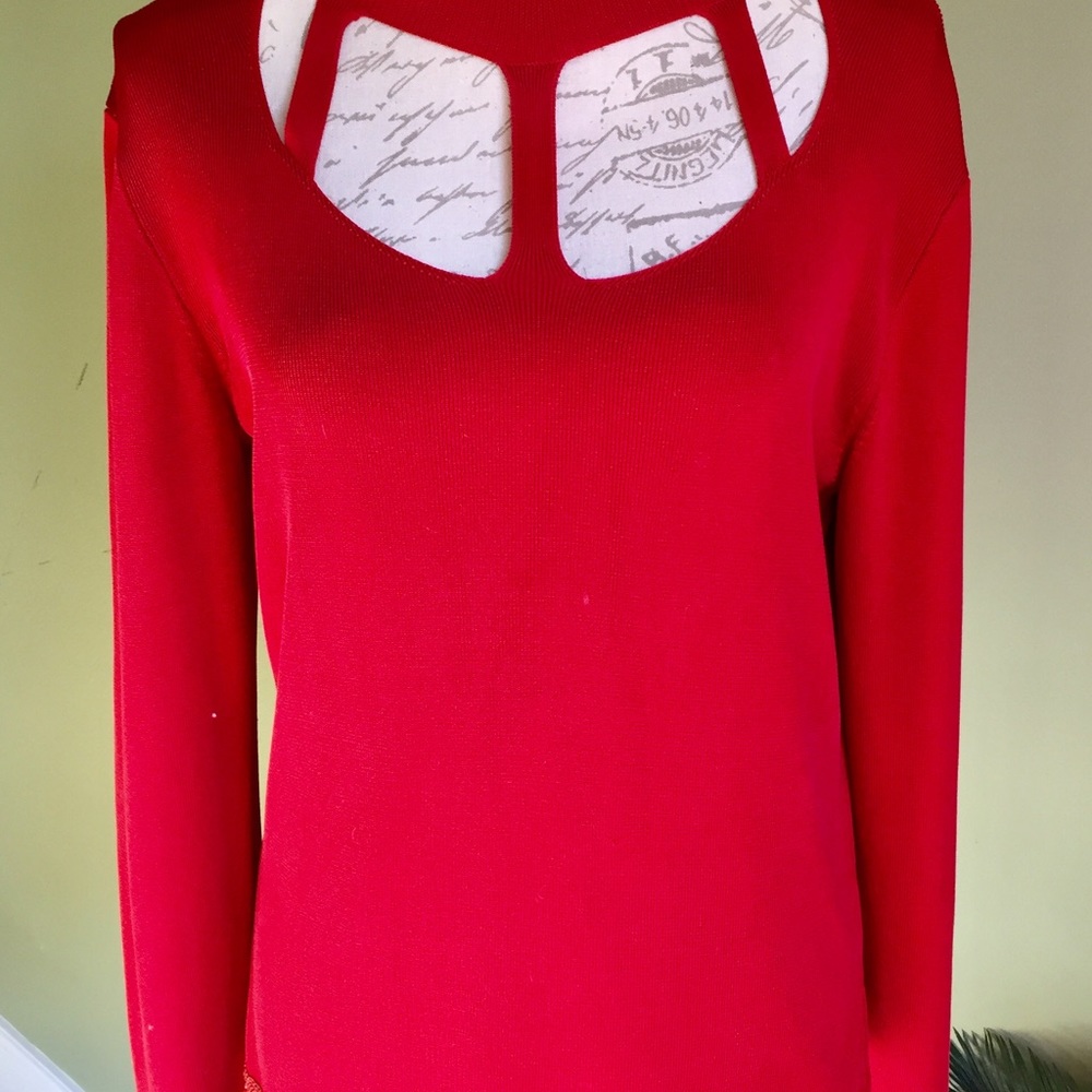 Dana Buchman (NY) Open Neck Top w/ Custom Trim